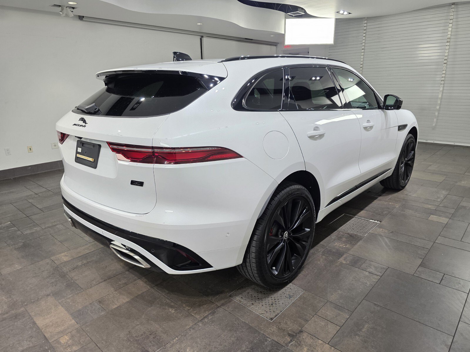 New 2026 Jaguar F-PACE R-Dynamic S AWD/4WD image 27