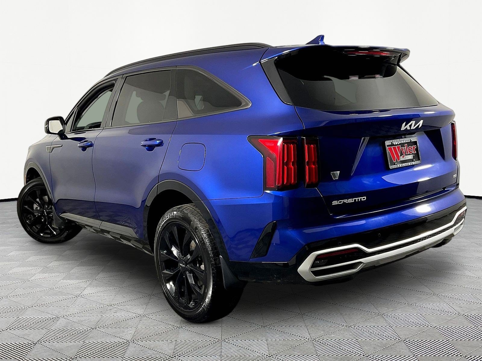 Used 2023 Kia Sorento SX AWD/4WD image 4