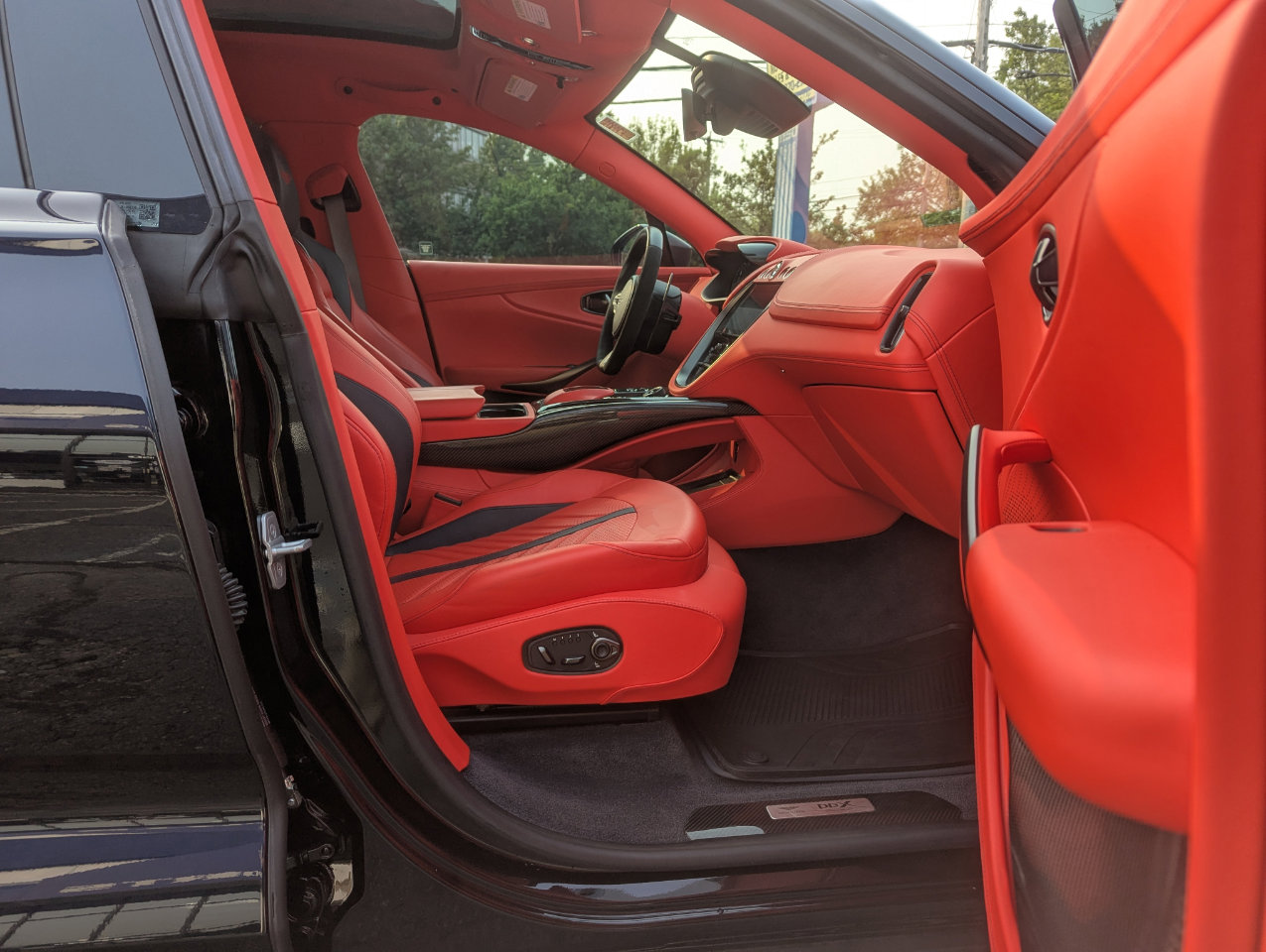 Used 2023 Aston Martin DBX 707 image 37