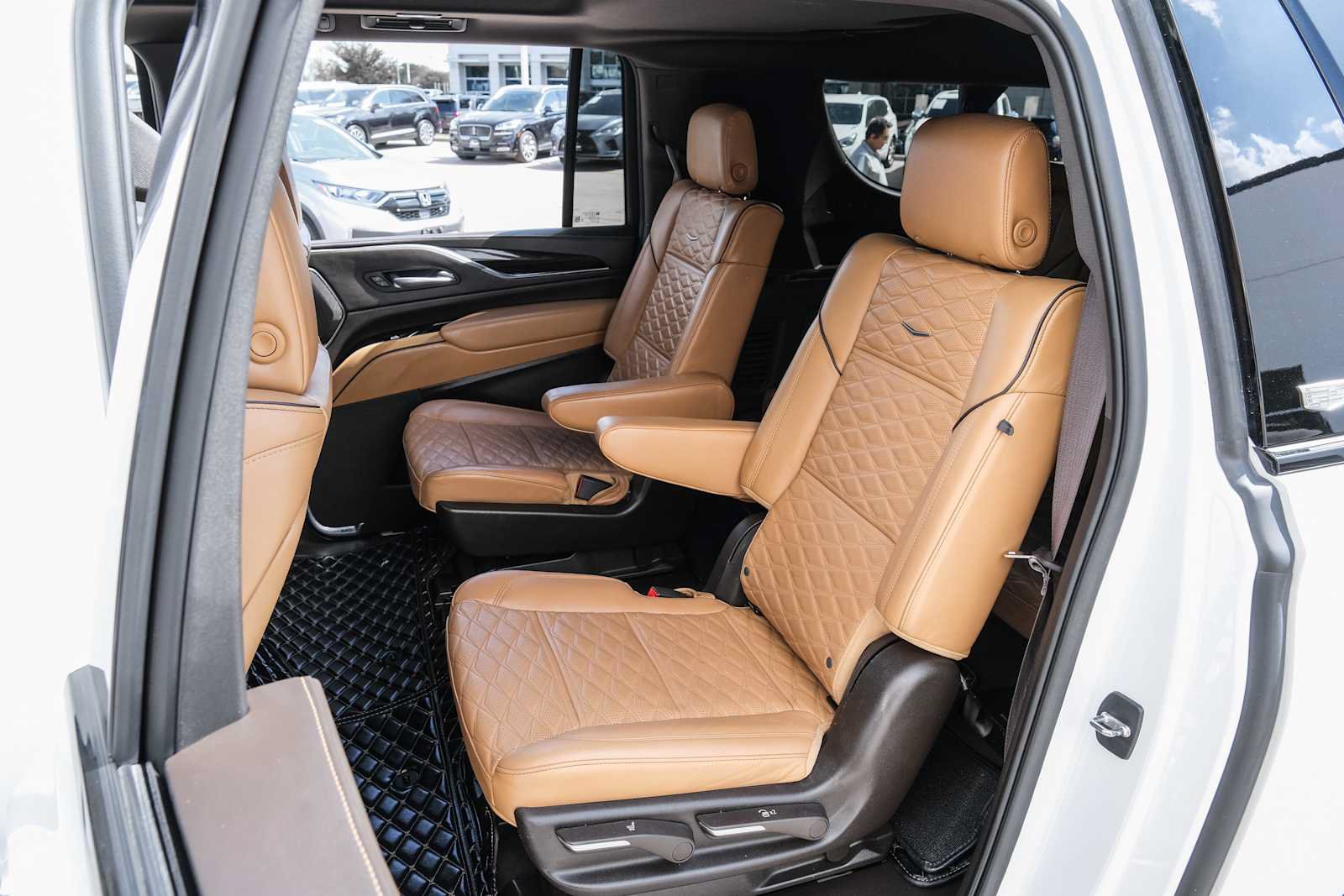 Used 2023 Cadillac Escalade ESV Sport w/ Touring Package AWD/4WD image 31
