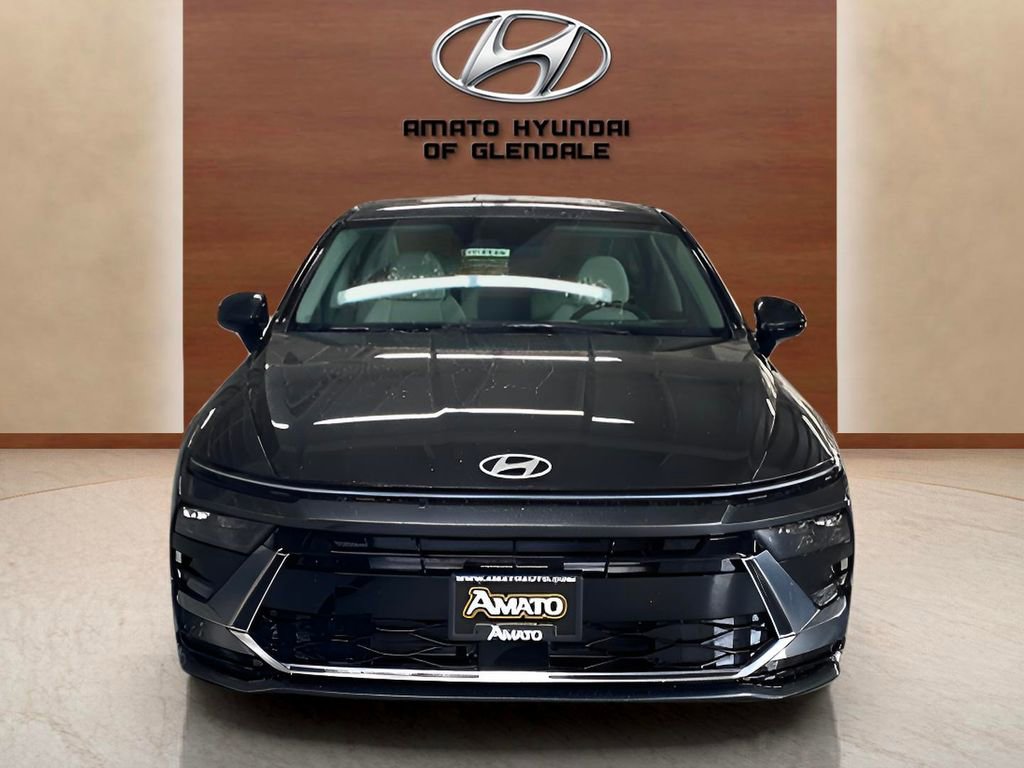 Certified 2025 Hyundai Sonata SEL AWD/4WD image 9