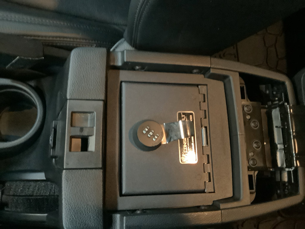 Used 2017 Jeep Wrangler Unlimited Rubicon w/ Cold Weather Group image 22