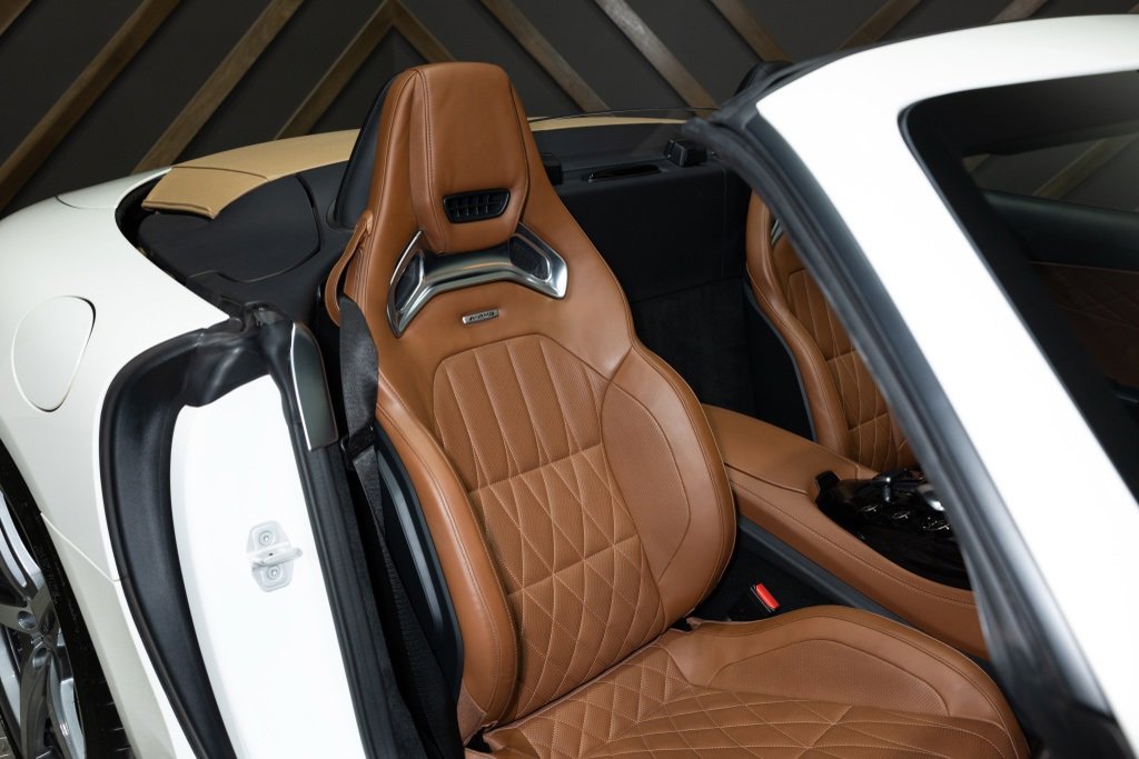 Used 2018 Mercedes-Benz AMG GT Roadster w/ Exclusive Interior Package image 6