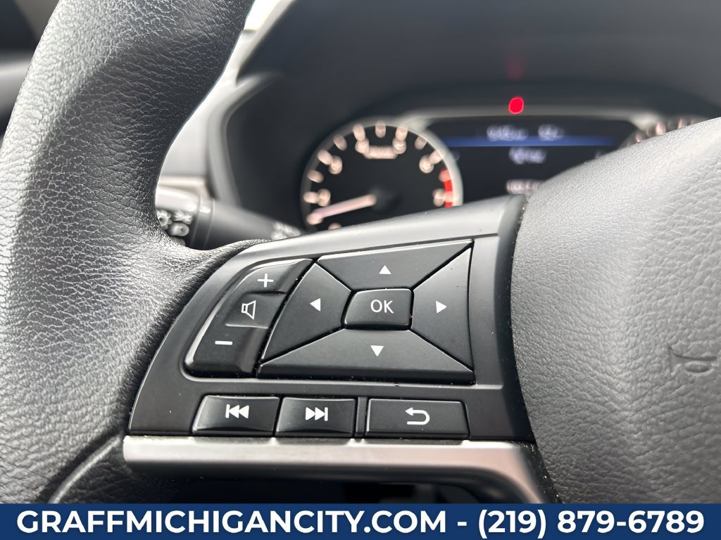 Used 2024 Nissan Altima 2.5 SV FWD image 17