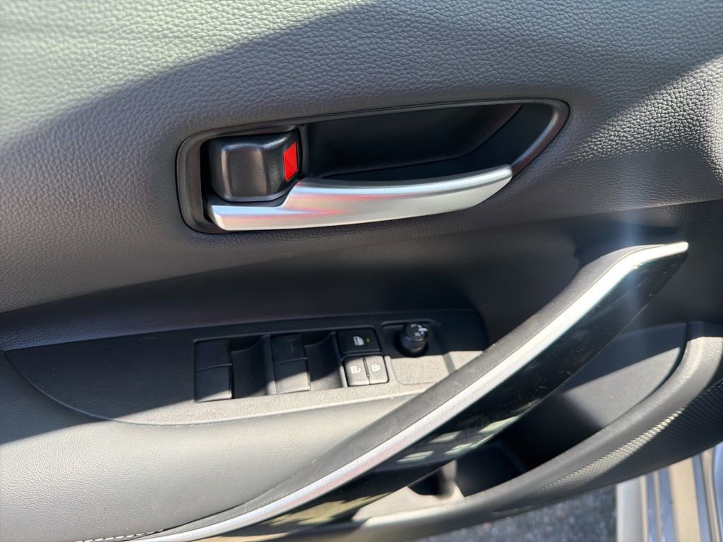Used 2025 Toyota Corolla XLE image 13