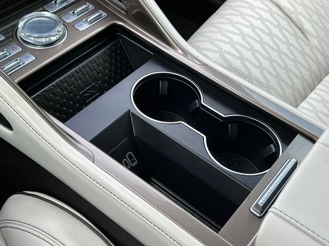 Used 2025 Lincoln Nautilus Black Label AWD/4WD image 28