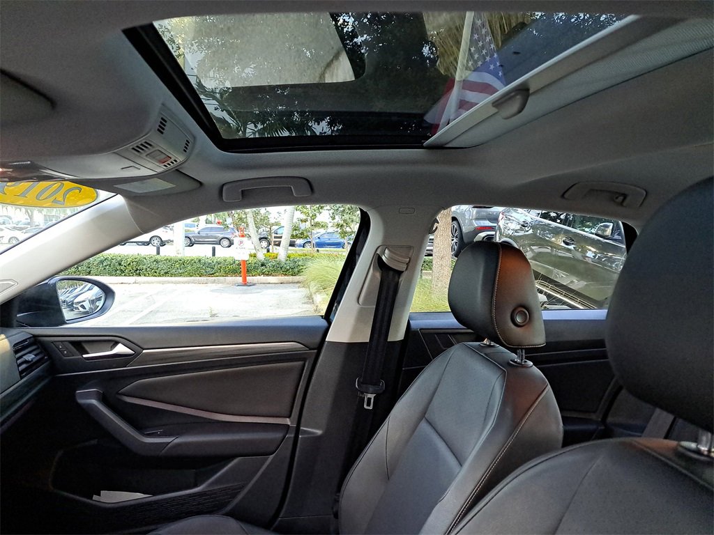 Certified 2019 Volkswagen Jetta SEL image 15