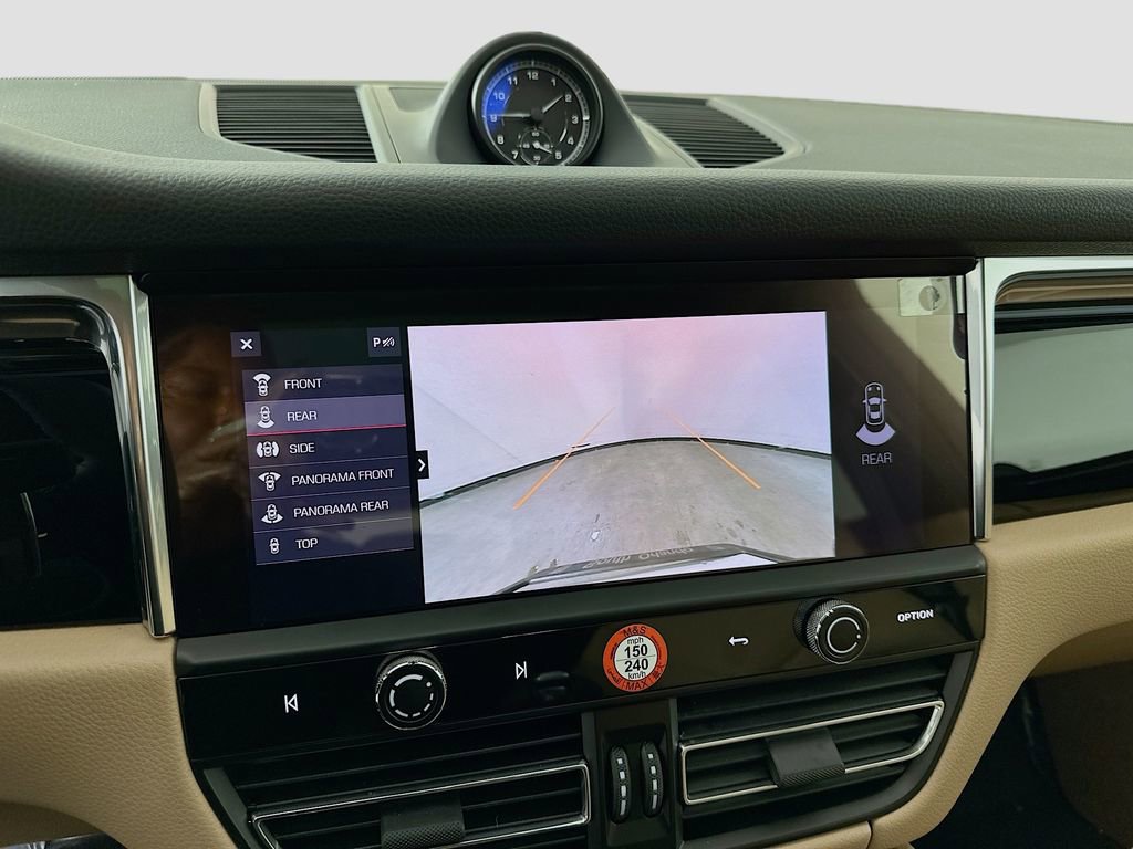 Used 2025 Porsche Macan image 17