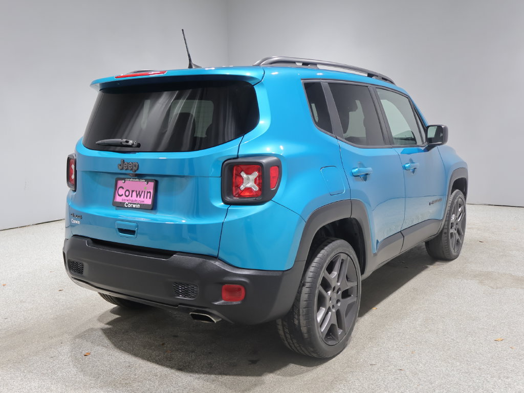 Used 2021 Jeep Renegade Latitude w/ Sun & Sound Group AWD/4WD image 2