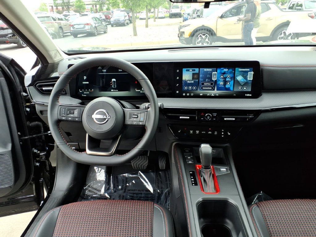 New 2026 Nissan Kicks SR w/ Cold Weather Package AWD/4WD image 24