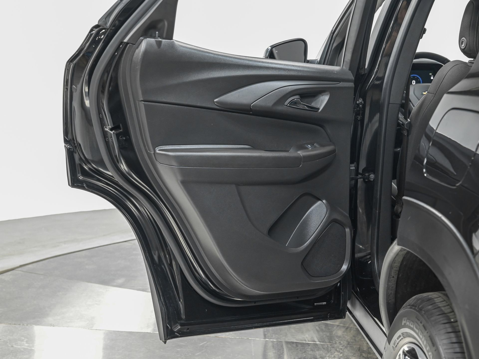 Used 2025 Chevrolet TrailBlazer LT w/ Convenience Package AWD/4WD image 26