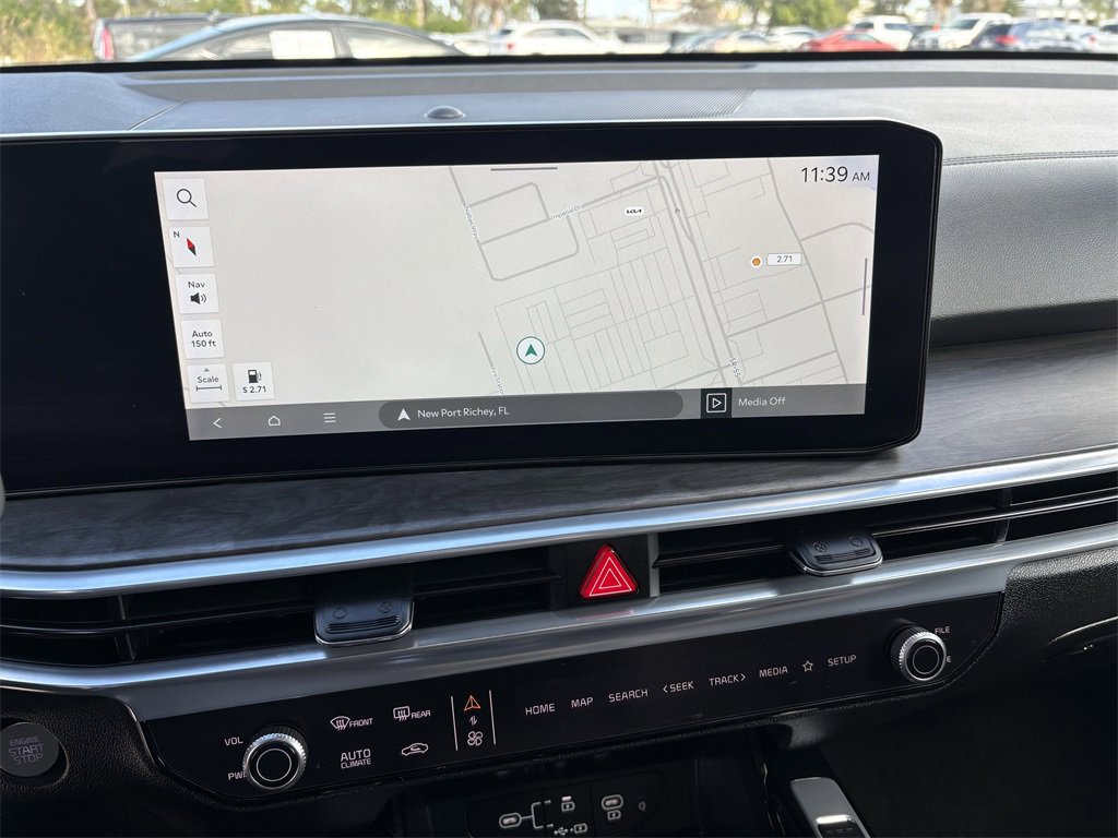 Certified 2025 Kia Sorento SX Prestige w/ Olive Brown Leather Package image 27