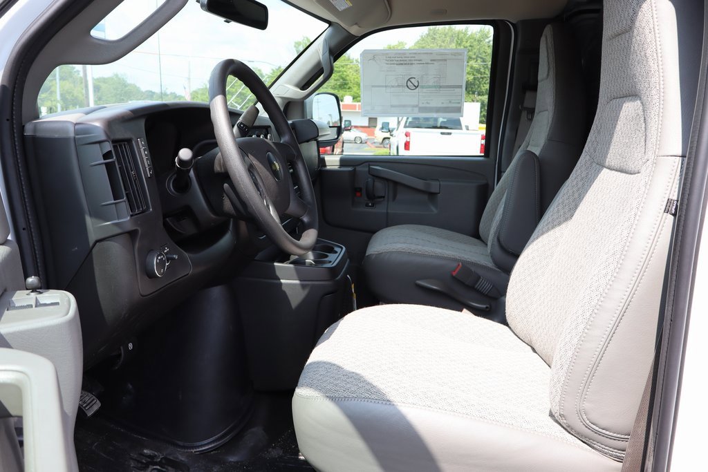 New 2025 Chevrolet Express 2500 Work Van w/ Driver Convenience Package image 4