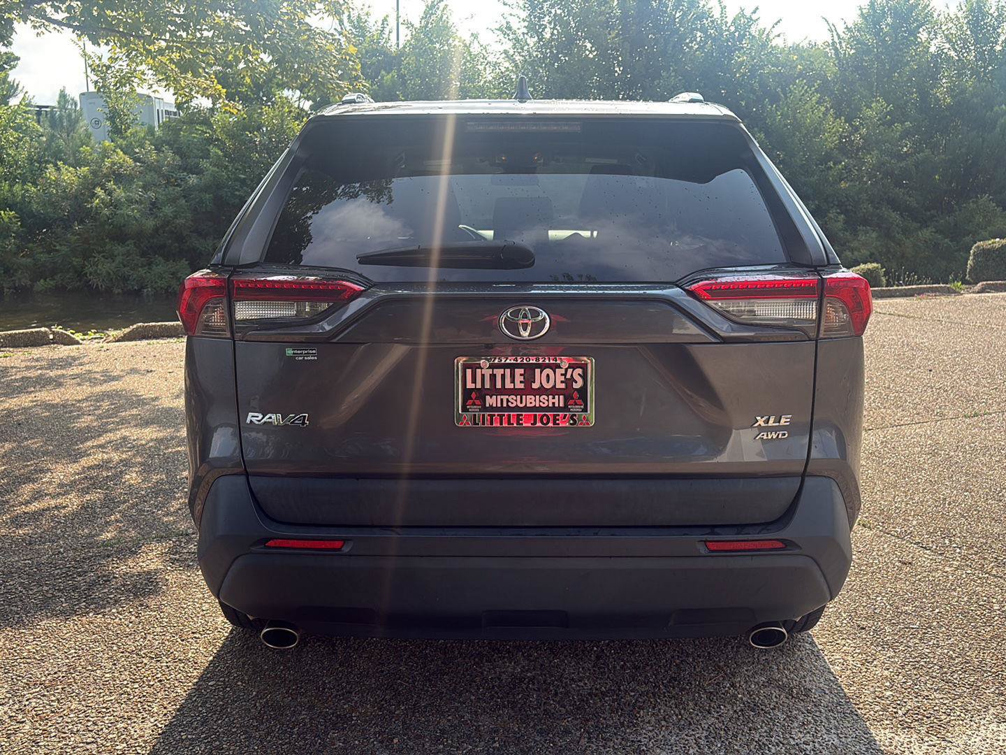 Used 2021 Toyota RAV4 XLE AWD/4WD image 6