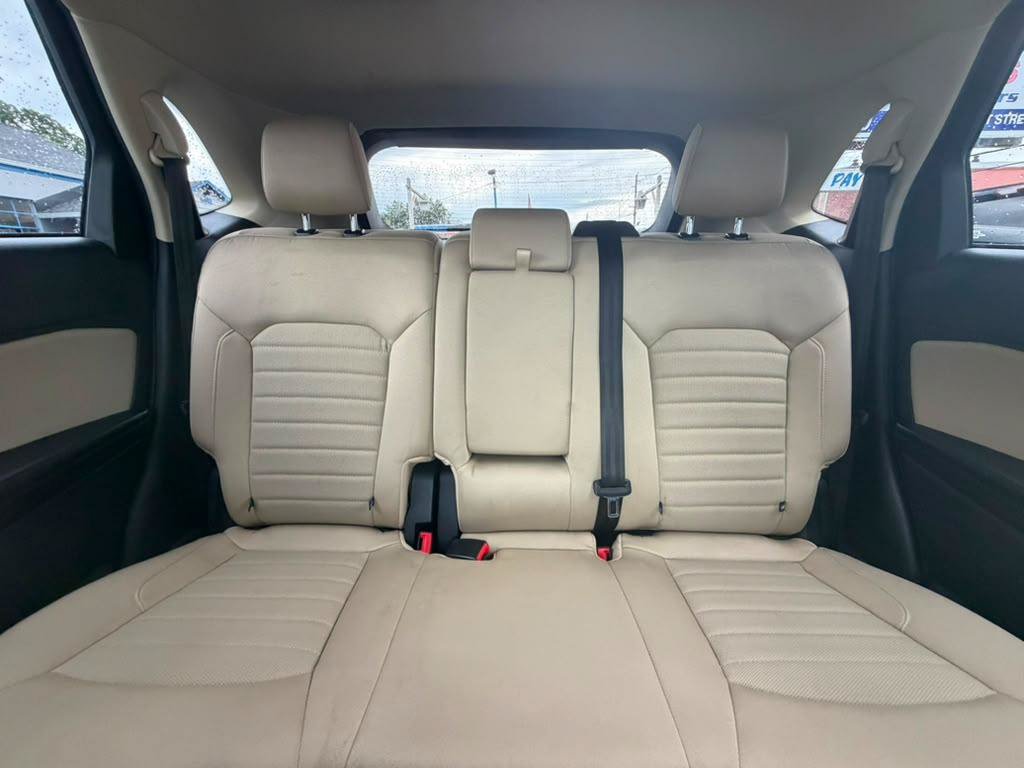 Used 2018 Ford Edge SE AWD/4WD image 22