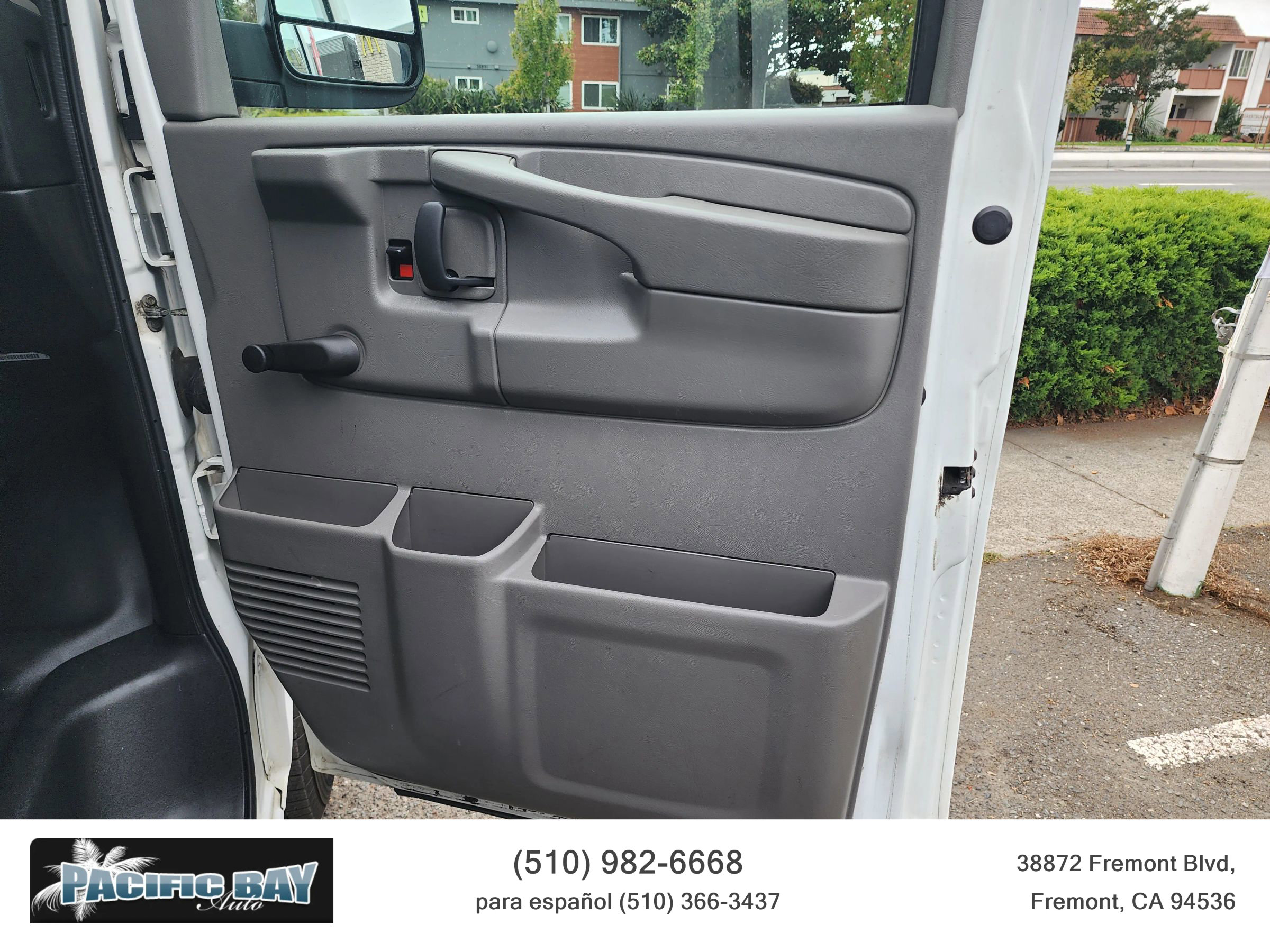 Used 2012 Chevrolet Express 2500 image 25