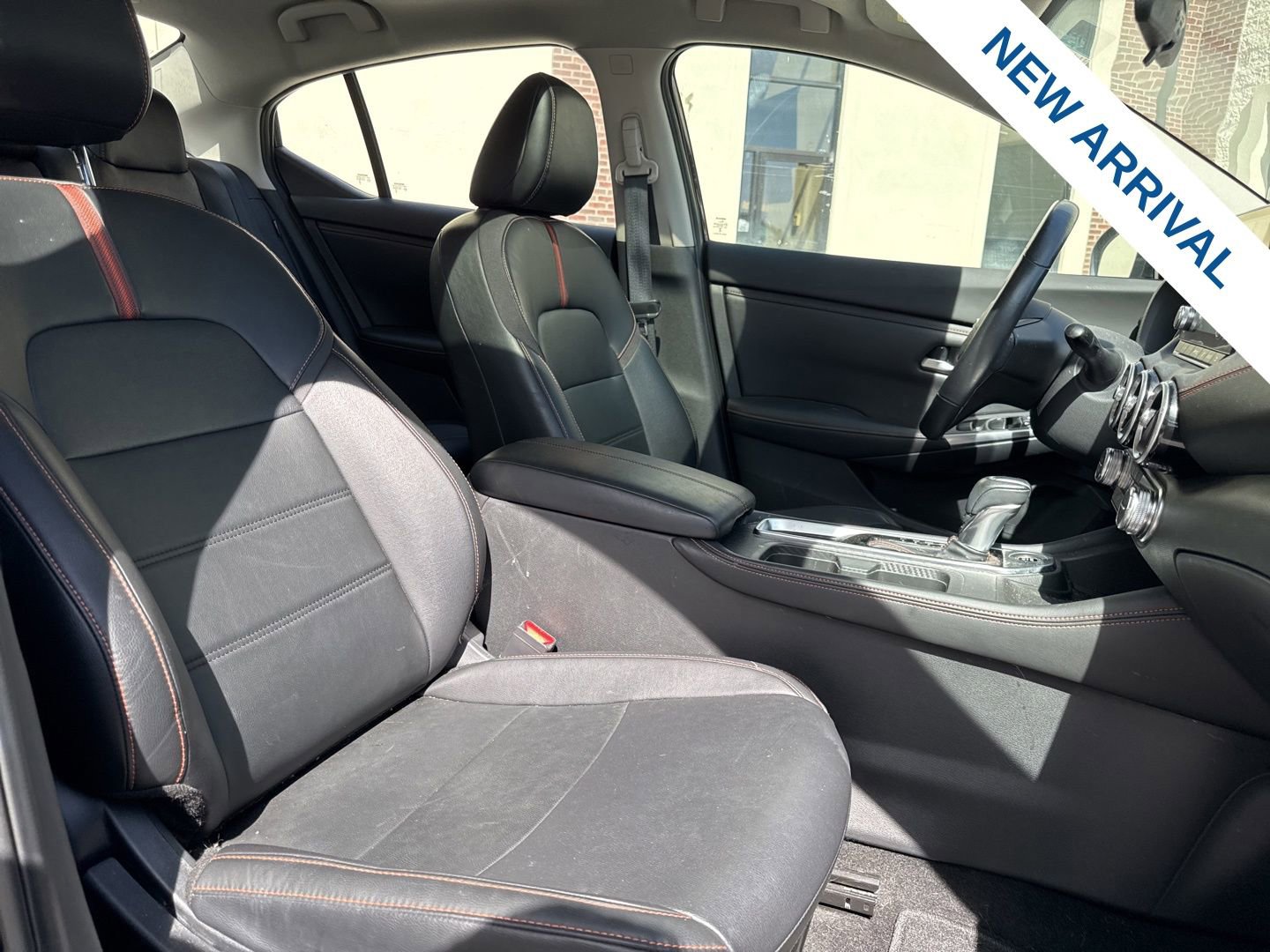 Used 2022 Nissan Sentra SR w/ SR Premium Package image 9