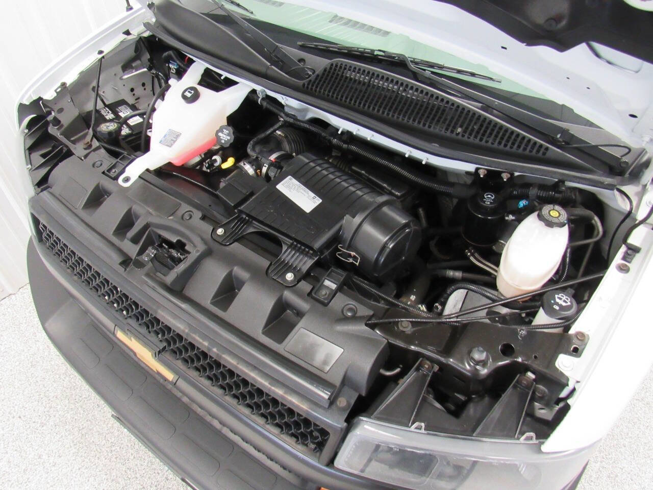 Used 2020 Chevrolet Express 3500 w/ Driver Convenience Package image 33