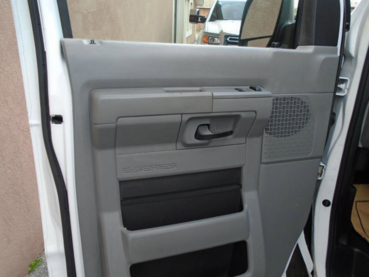 Used 2013 Ford E-250 and Econoline 250 w/ PWR Group RWD image 17
