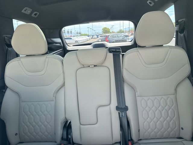 New 2025 Volvo EX90 Plus image 17