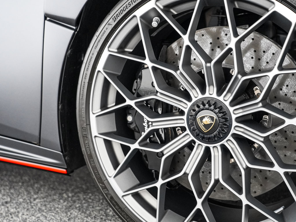 Used 2023 Lamborghini Huracan STO RWD image 48