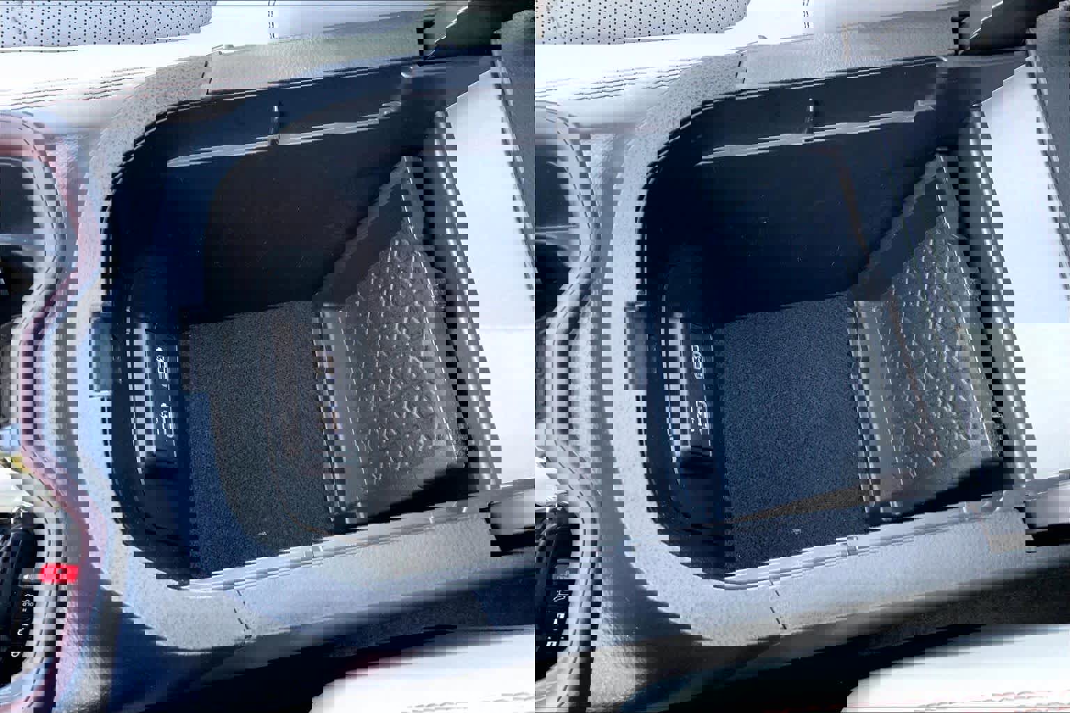 Used 2023 Toyota RAV4 Limited image 34