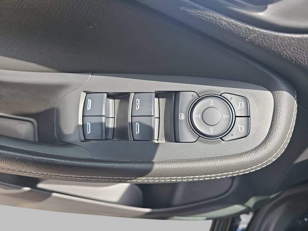 Certified 2025 Buick Encore GX Preferred AWD/4WD image 32