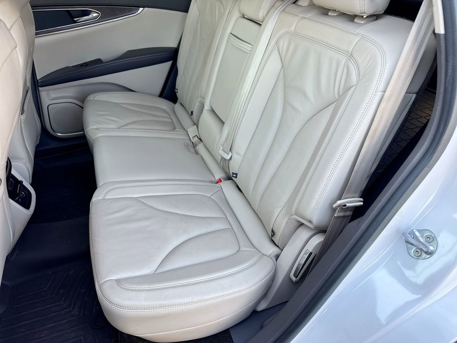 Used 2016 Lincoln MKX Select w/ Climate Package image 20