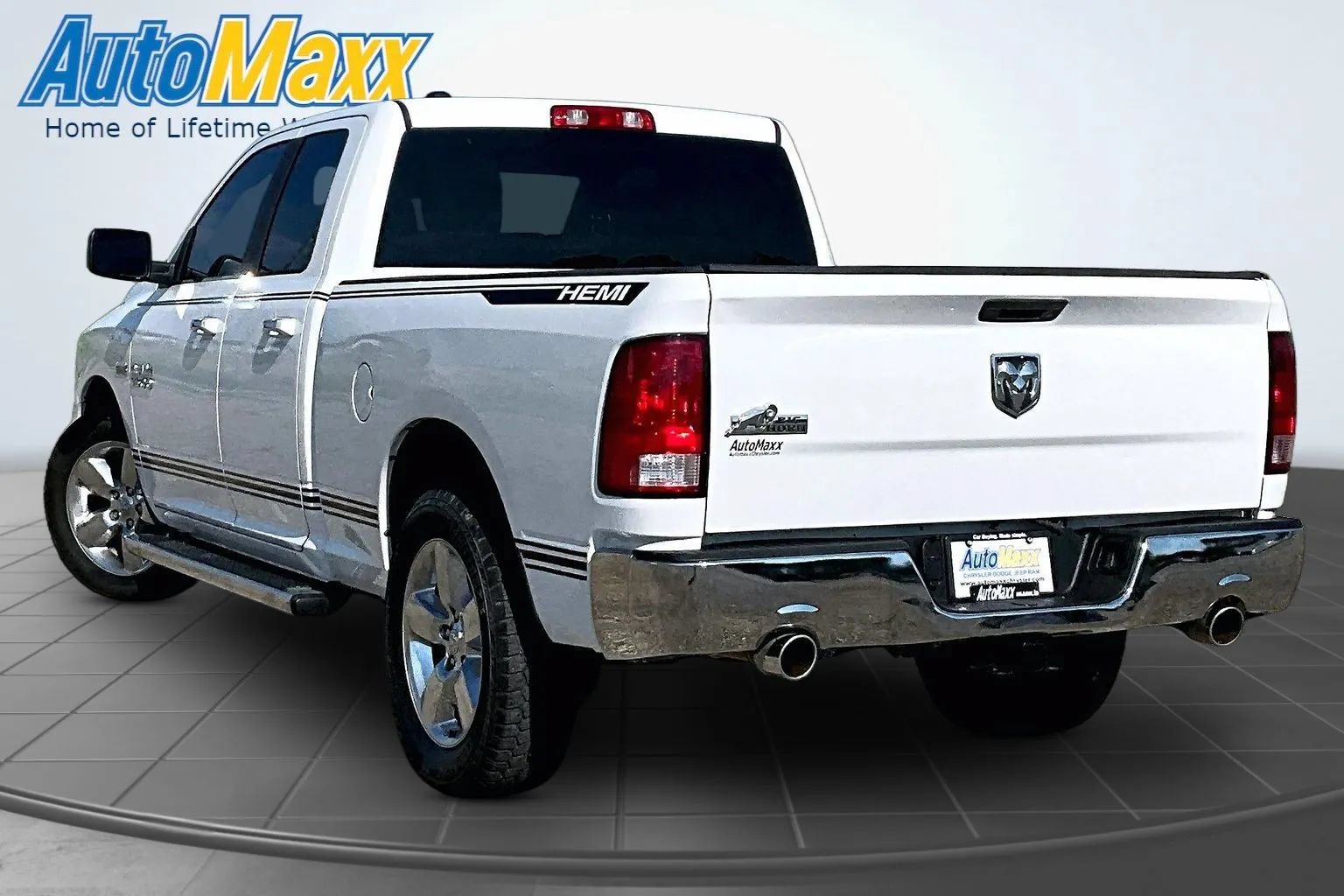 Used 2014 RAM 1500 Classic SLT RWD image 4