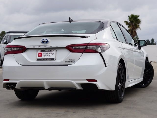 Used 2022 Toyota Camry XSE image 6