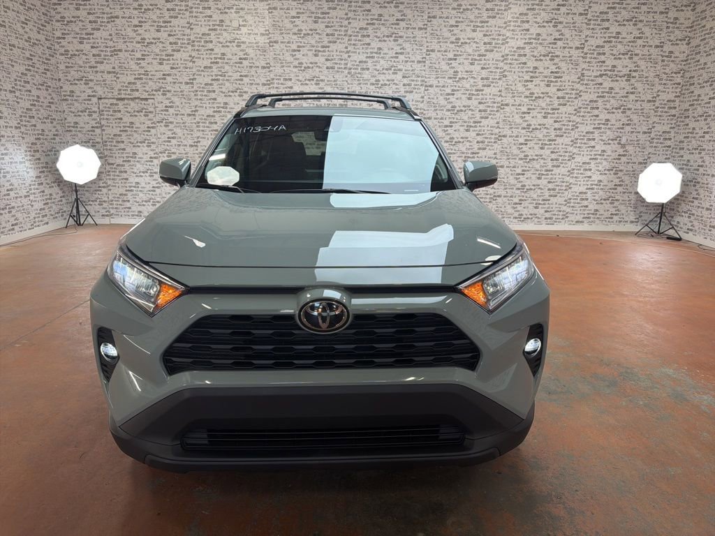 Used 2021 Toyota RAV4 XLE Premium image 2