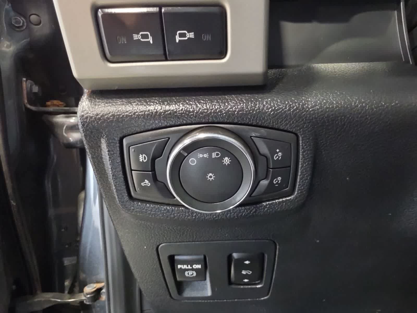 Used 2019 Ford F150 Lariat w/ Equipment Group 502A Luxury AWD/4WD image 25