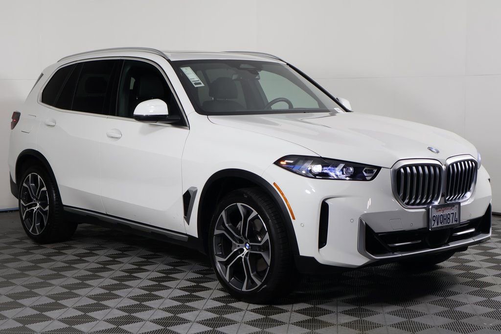 Used 2026 BMW X5 sDrive40i w/ Premium Package image 3