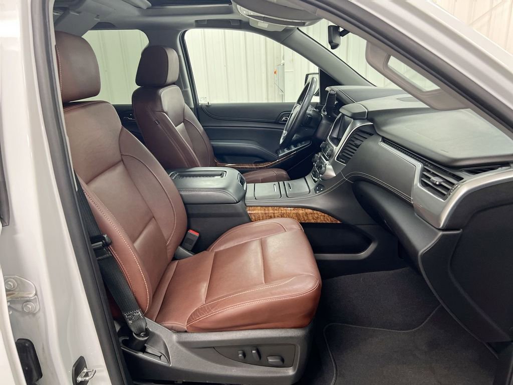 Used 2020 Chevrolet Suburban Premier w/ Premier Plus Edition image 23