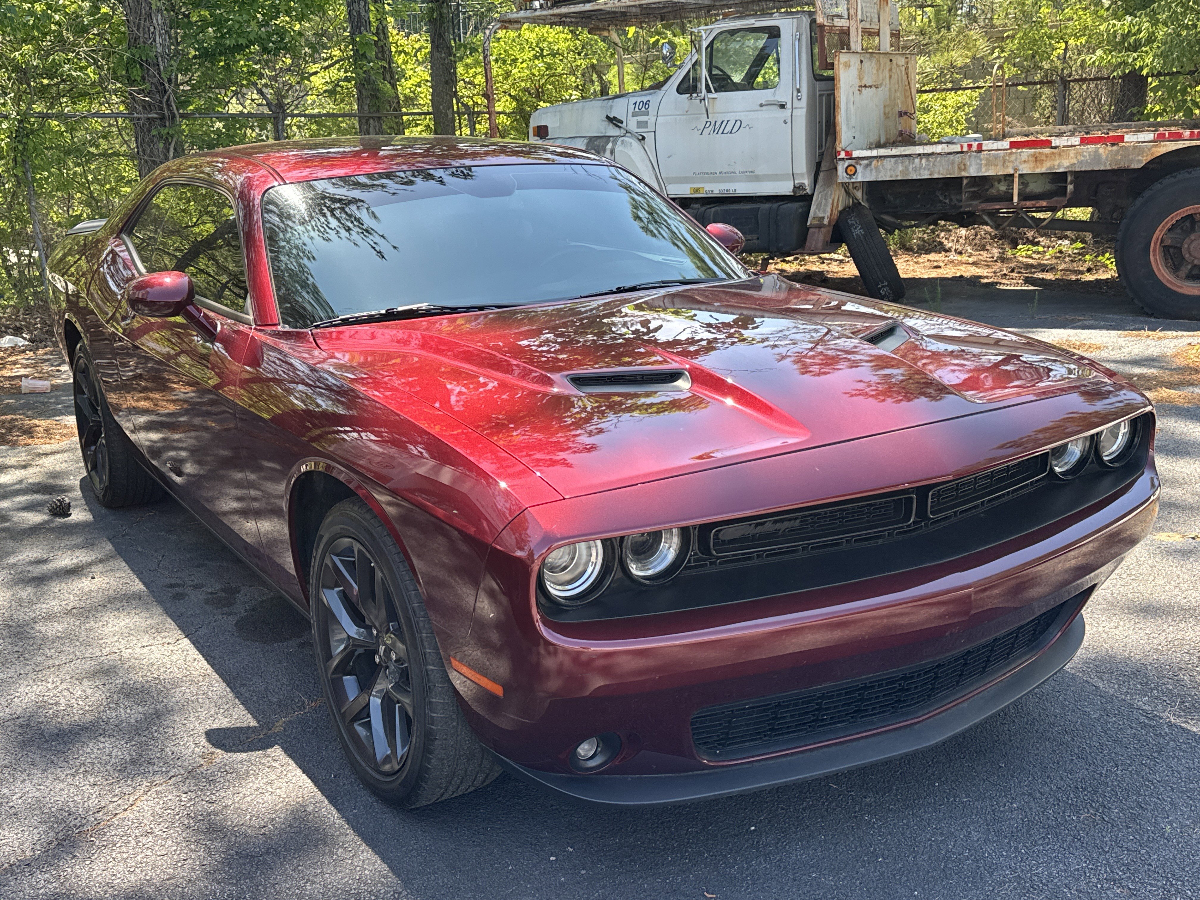 Used 2023 Dodge Challenger SXT w/ Blacktop Package RWD image 3