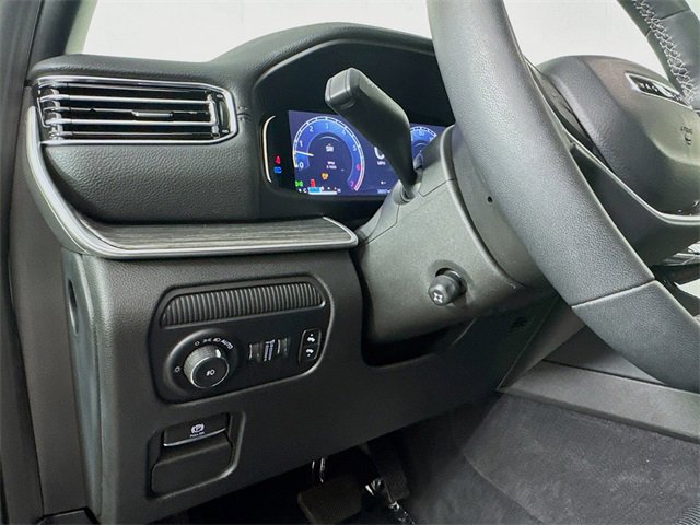 Used 2022 Jeep Wagoneer Series III w/ Flexible Seating Group image 17