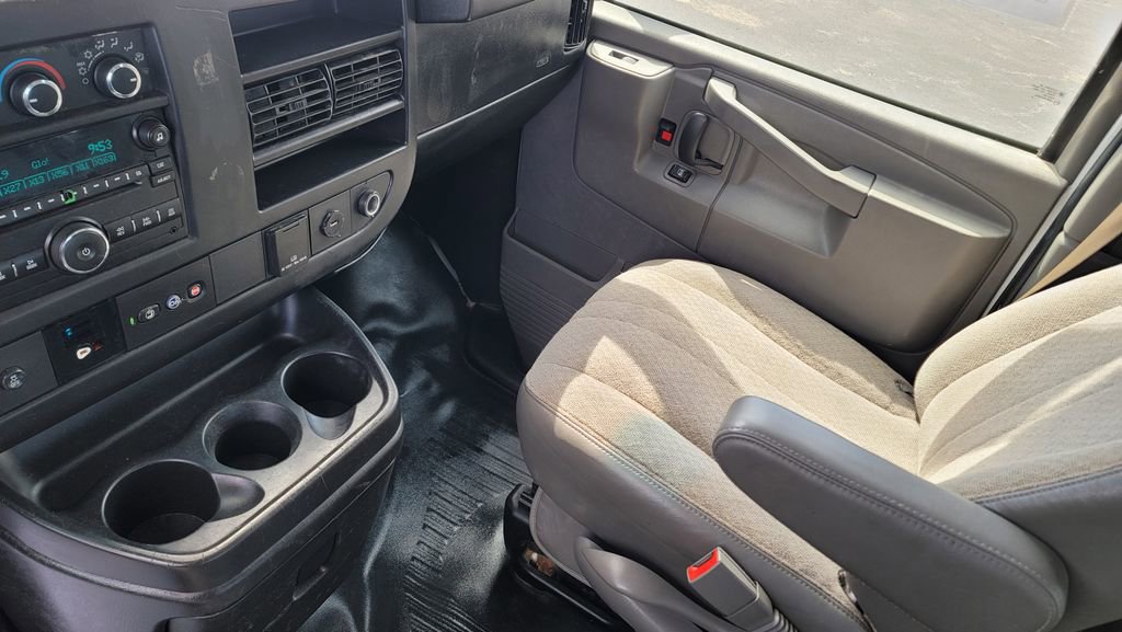 Used 2017 GMC Savana 2500 image 24