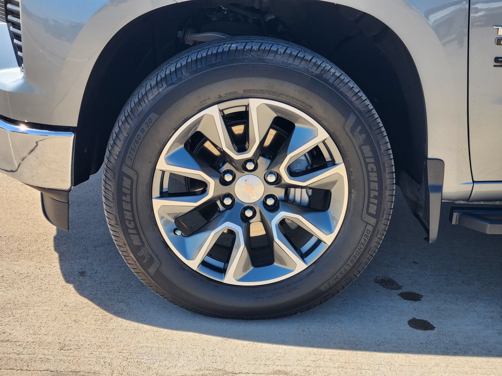 Used 2025 Chevrolet Silverado 1500 LT AWD/4WD image 11