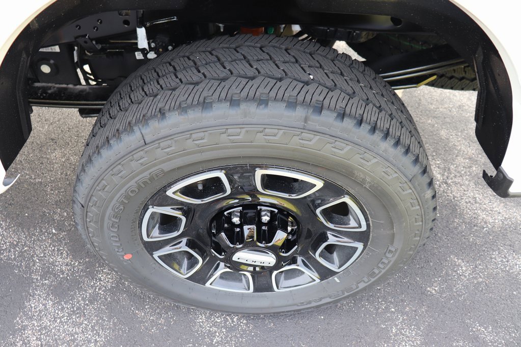 New 2025 Ford F250 Platinum image 11