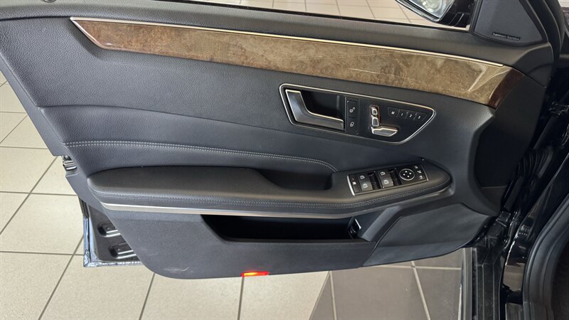 Used 2015 Mercedes-Benz E 350 4MATIC Sedan image 21