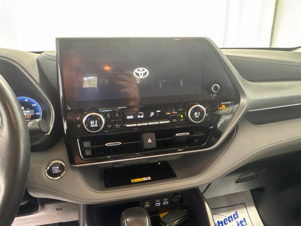 Used 2023 Toyota Highlander Platinum AWD/4WD image 22