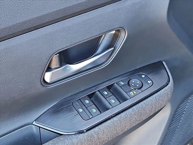 Certified 2025 Nissan Kicks SV FWD image 11