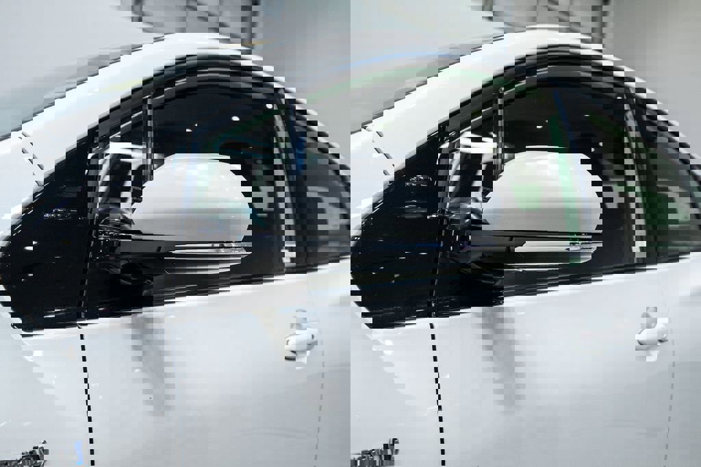 Used 2020 Toyota Prius LE image 9