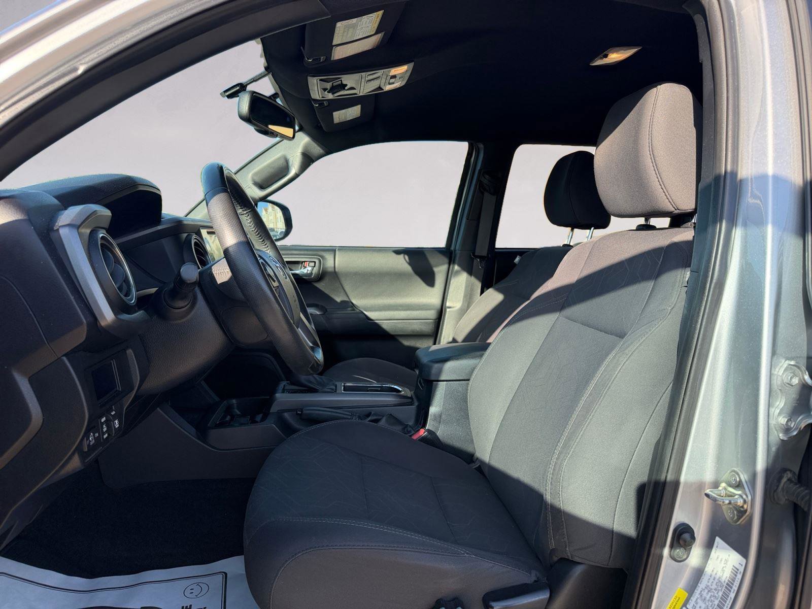 Used 2017 Toyota Tacoma TRD Off-Road w/ Tow Package (A/T) image 9