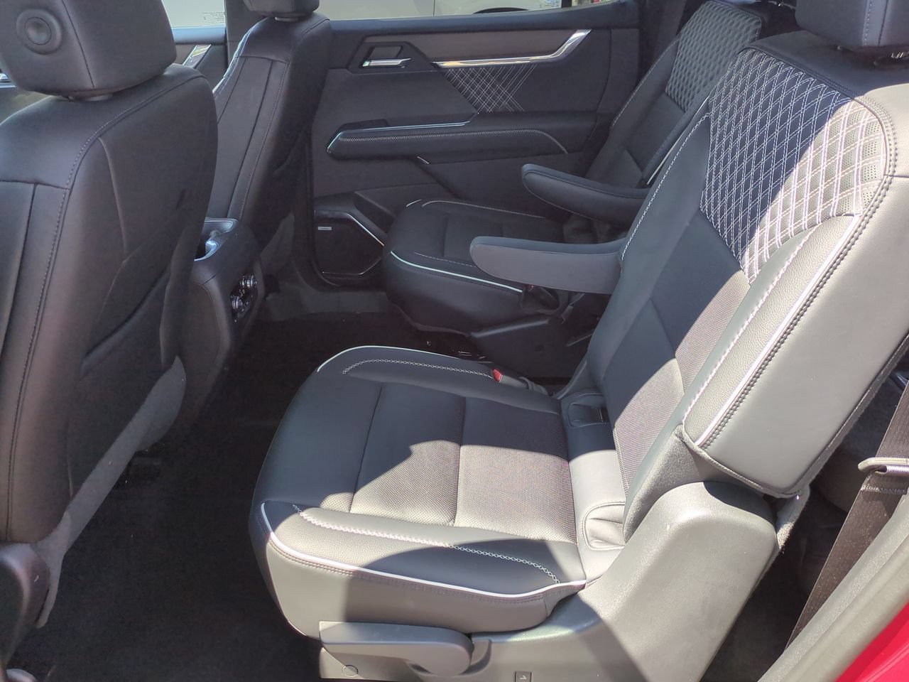 Used 2024 GMC Acadia Denali w/ LPO, Floor Liner Package AWD/4WD image 25