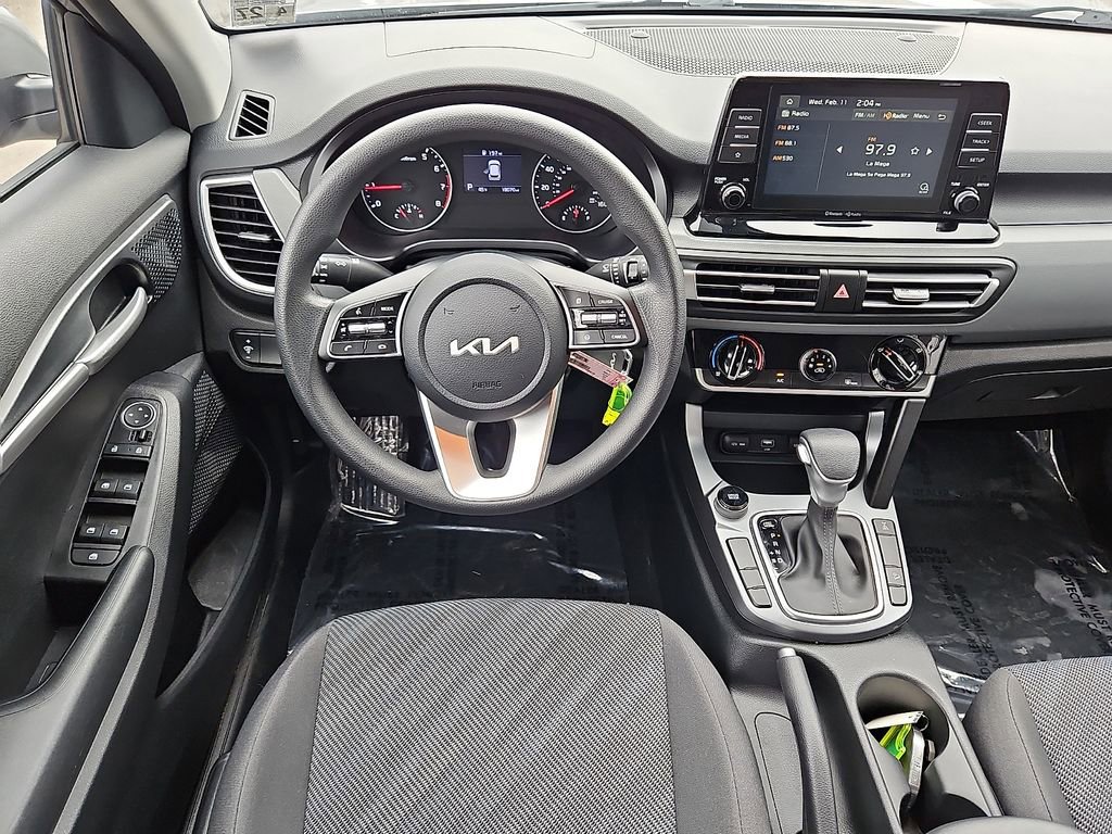 Certified 2022 Kia Seltos LX image 11