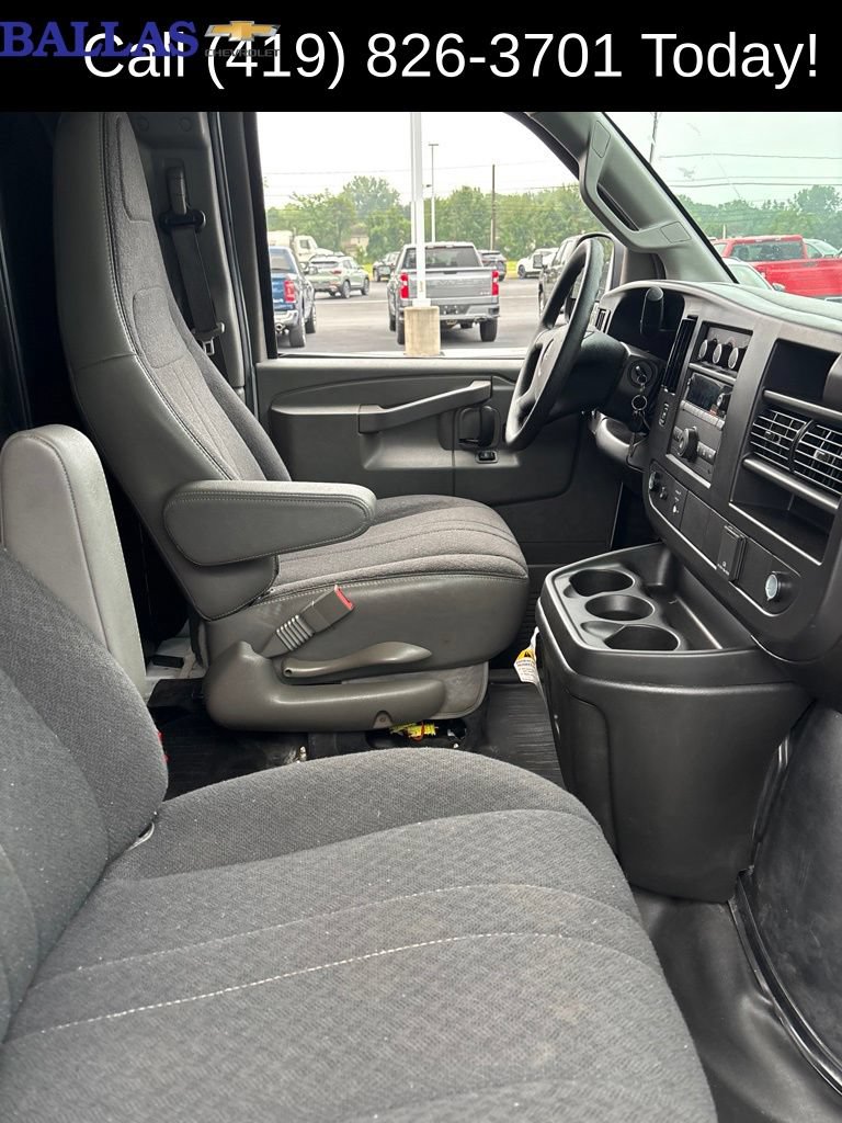 Used 2025 GMC Savana 2500 w/ Driver Convenience Package RWD image 8