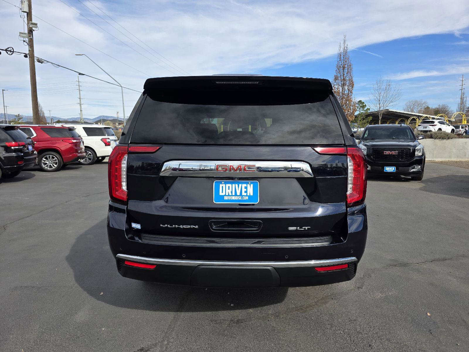 Used 2022 GMC Yukon SLT w/ SLT Premium Package AWD/4WD image 6