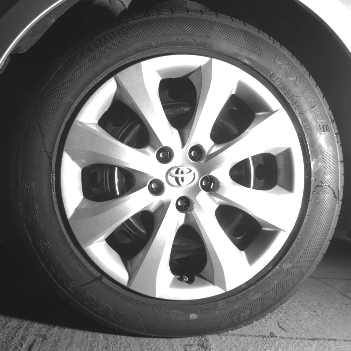 Used 2025 Toyota Corolla LE FWD image 12