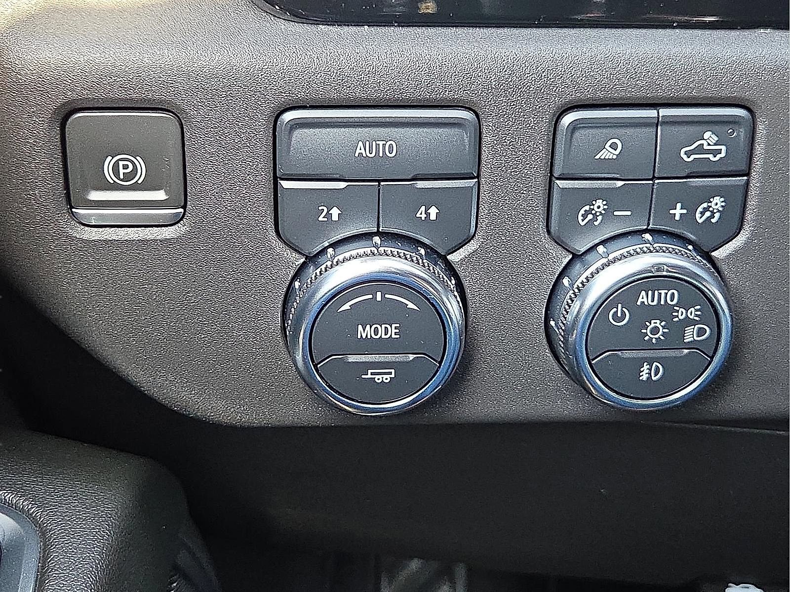 Used 2024 GMC Sierra 1500 SLT image 18